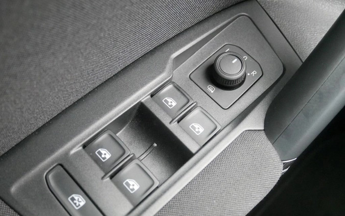 Volkswagen Tiguan cena 134799 przebieg: 7844, rok produkcji 2023 z Gdynia małe 277